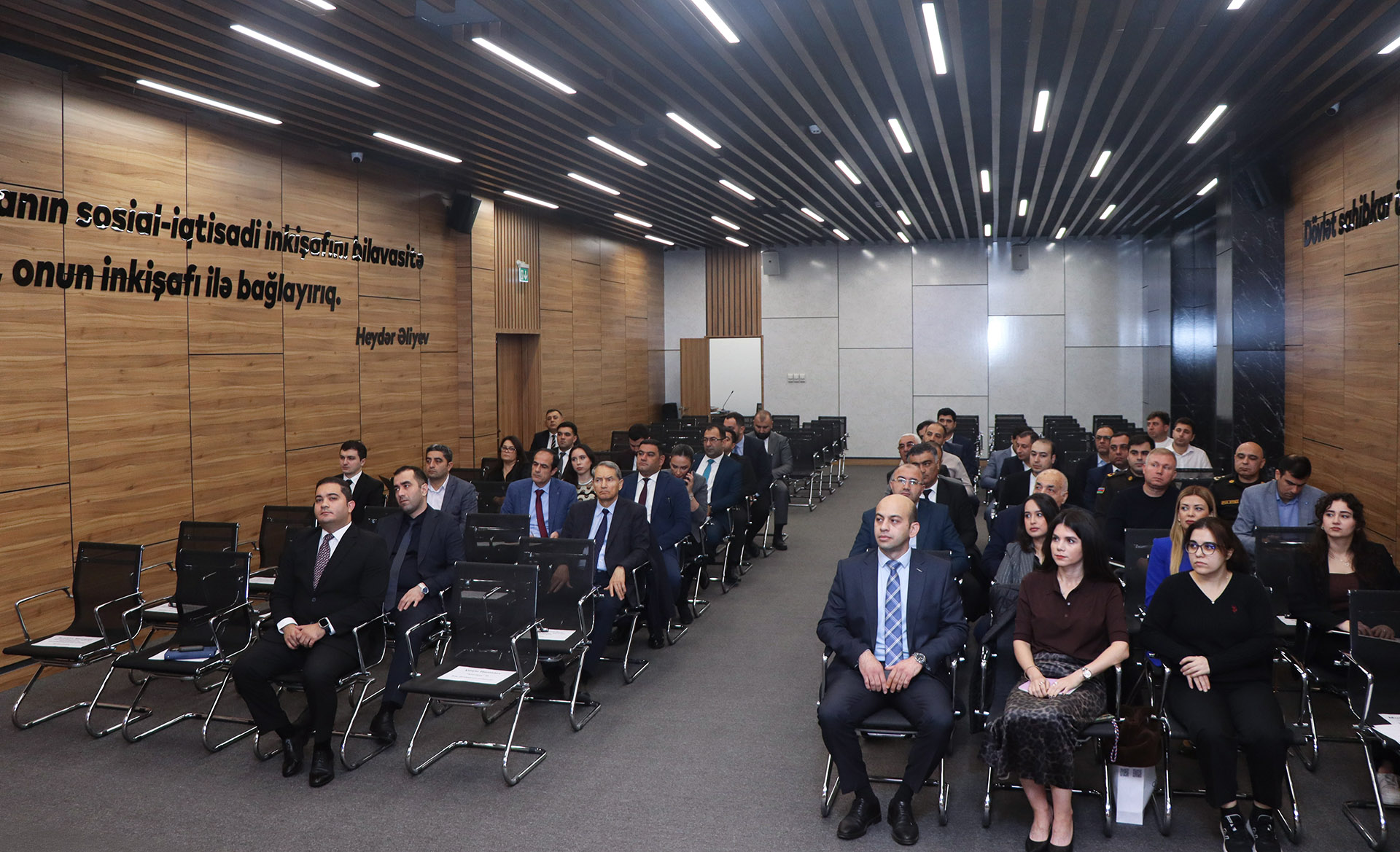 Dövlət Xidməti tərəfindən “Dövlət satınalmaları haqqında” Qanunun tələbləri və “etender.gov.az” portalından istifadəyə dair maarifləndirmə seminarı keçirilib