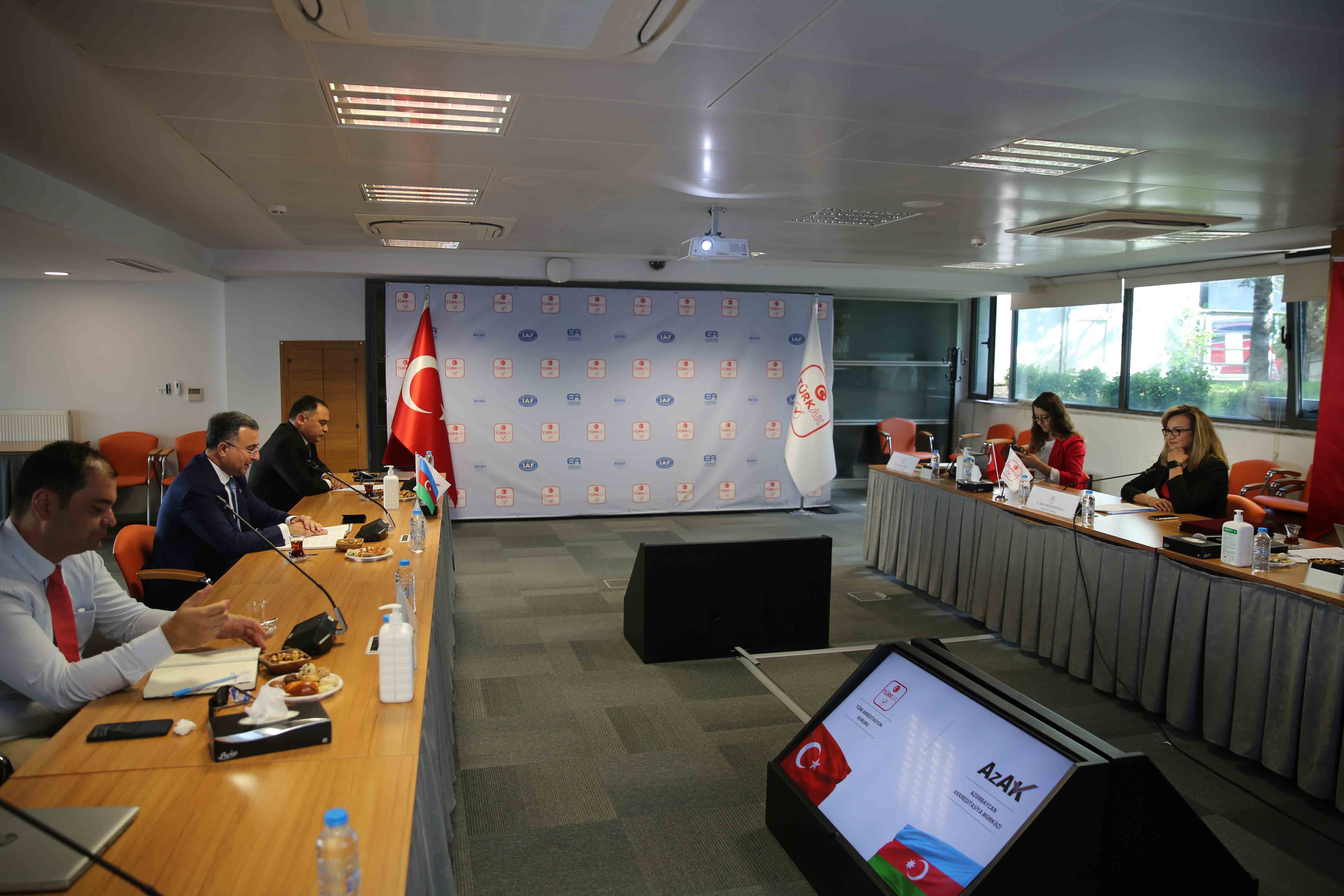 Dövlət Xidməti və TÜİB-in təşkilatçılığı ilə “Dövlət satınalmaları haqqında” yeni Qanunun tətbiqinə dair təlim keçirilib