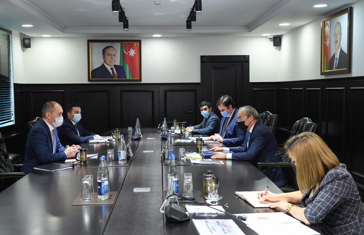 TRACECA çərçivəsində əməkdaşlığın genişləndirilməsi müzakirə edilib