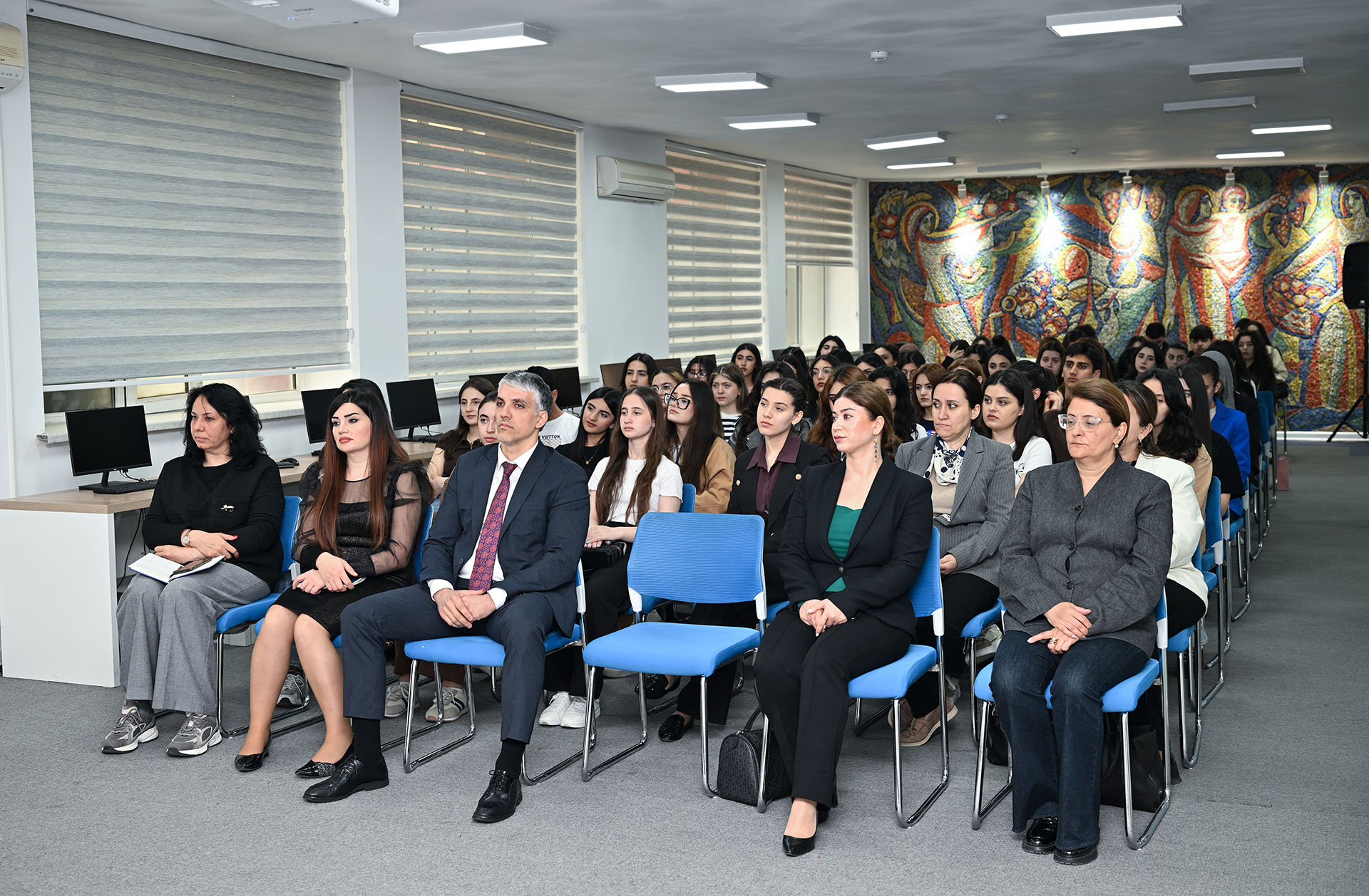 Məktəbyaşlı uşaqlar üçün istehlakçı hüquqları barədə açıq dərslər keçirilib