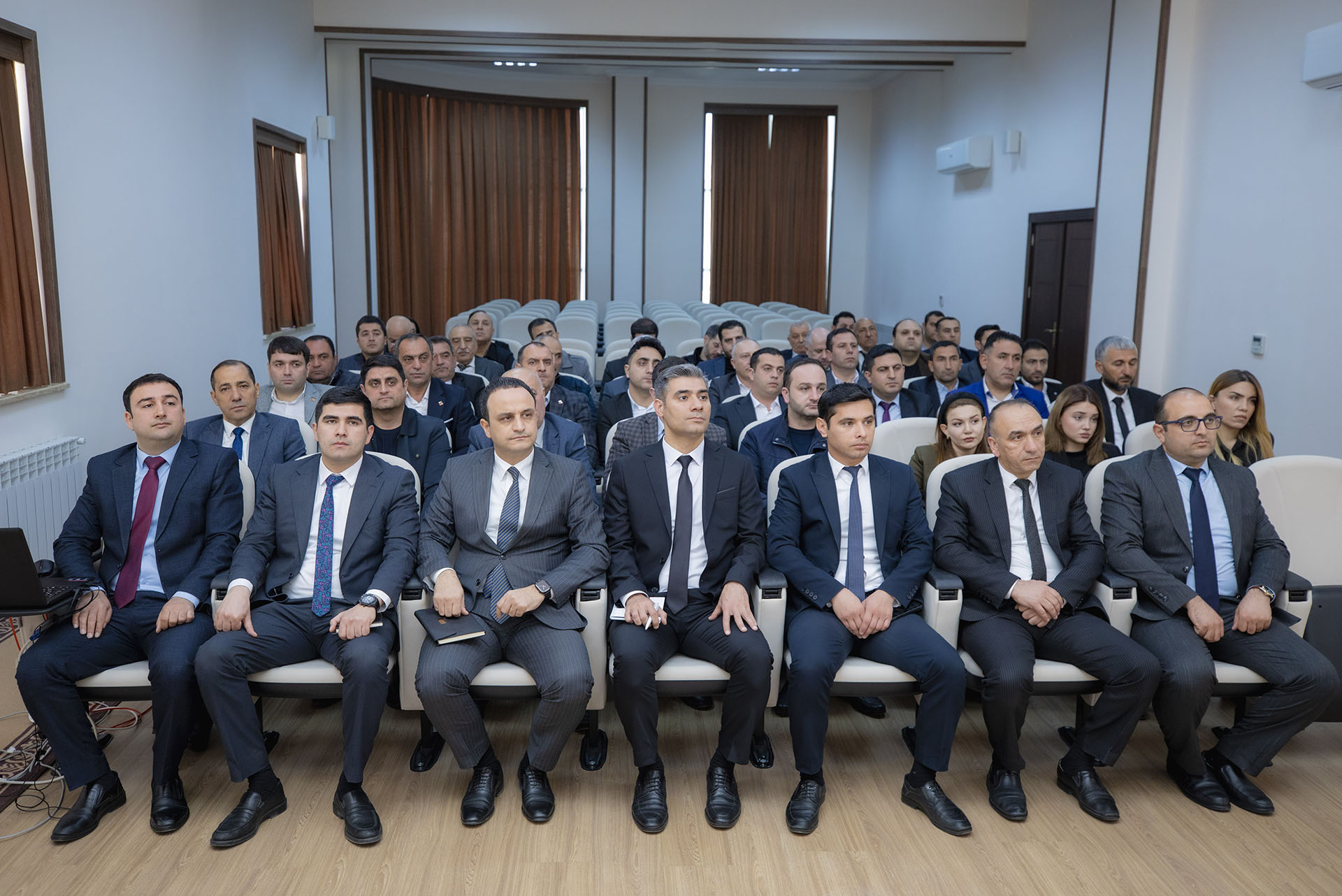 Naxçıvan Muxtar Respublikasında sahibkarlıq subyektlərinin nümayəndələri ilə m...