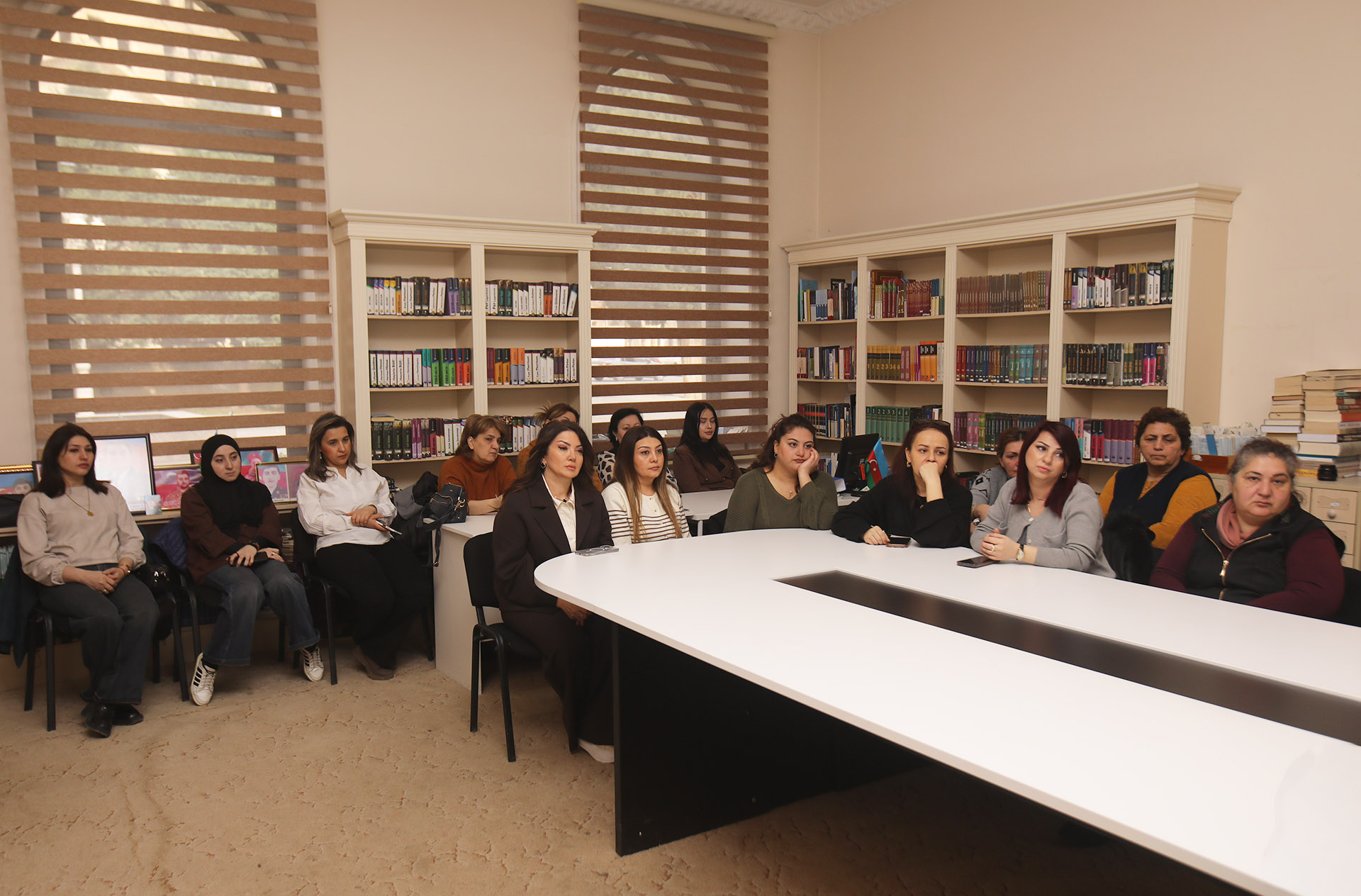 AİB-in missiyası ilə görüş keçirilib