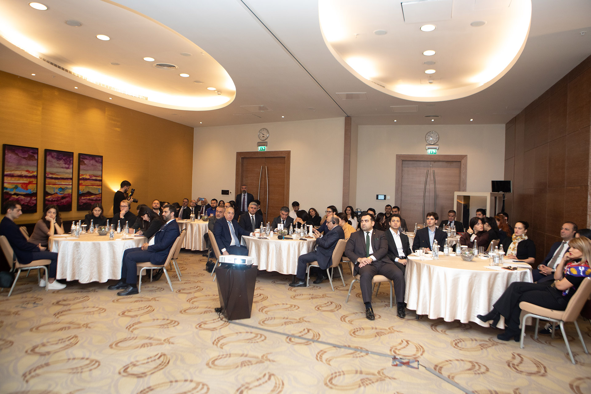 Elektronika mallarının satışı şirkətləri və servis mərkəzləri ilə görüş keçirilib