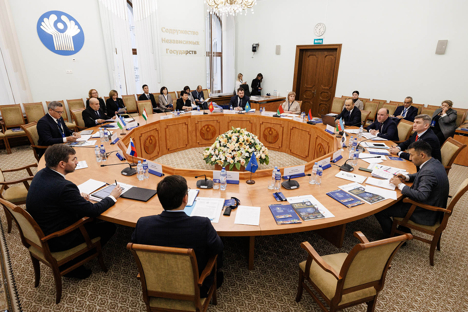 Mobil telefon cihazları bazarında fəaliyyət göstərən bir neçə təsərrüfat subyekti barəsində qərarlar qəbul edilib