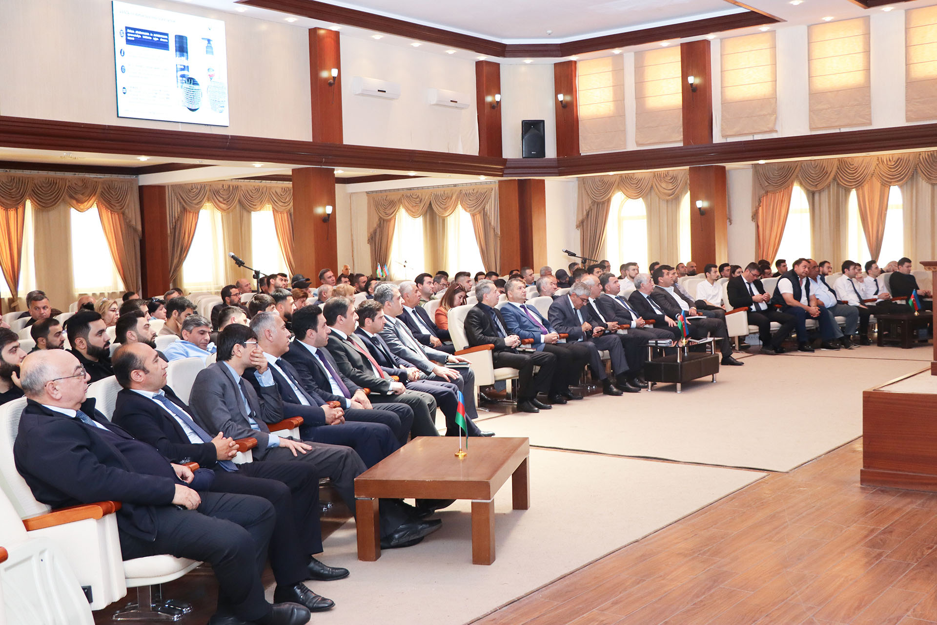 İqtisadiyyat Nazirliyində “Indra Sistemas" şirkətinin vitse-prezidenti ilə görüş keçirilib